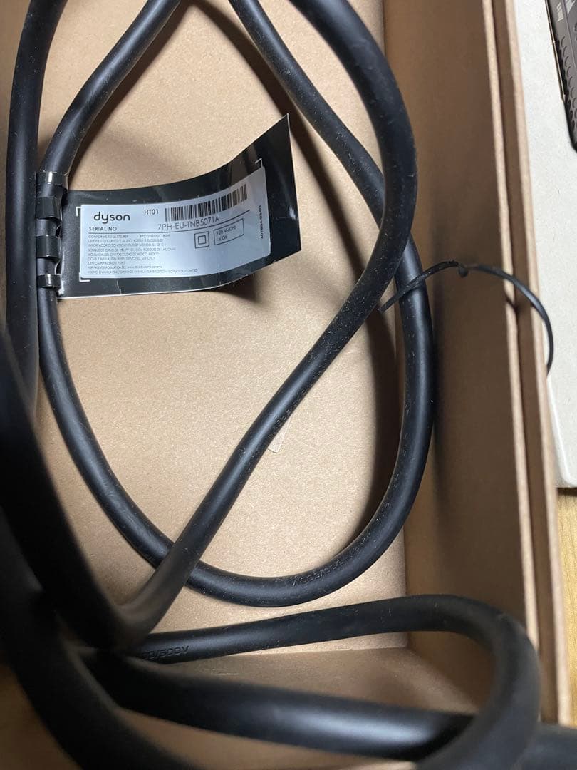 中国　韓国　ヨーロッパ　Dyson ドライヤー　ht01 ストレイトナー