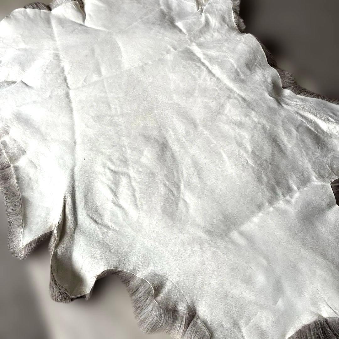 【新品】トナカイ　毛皮