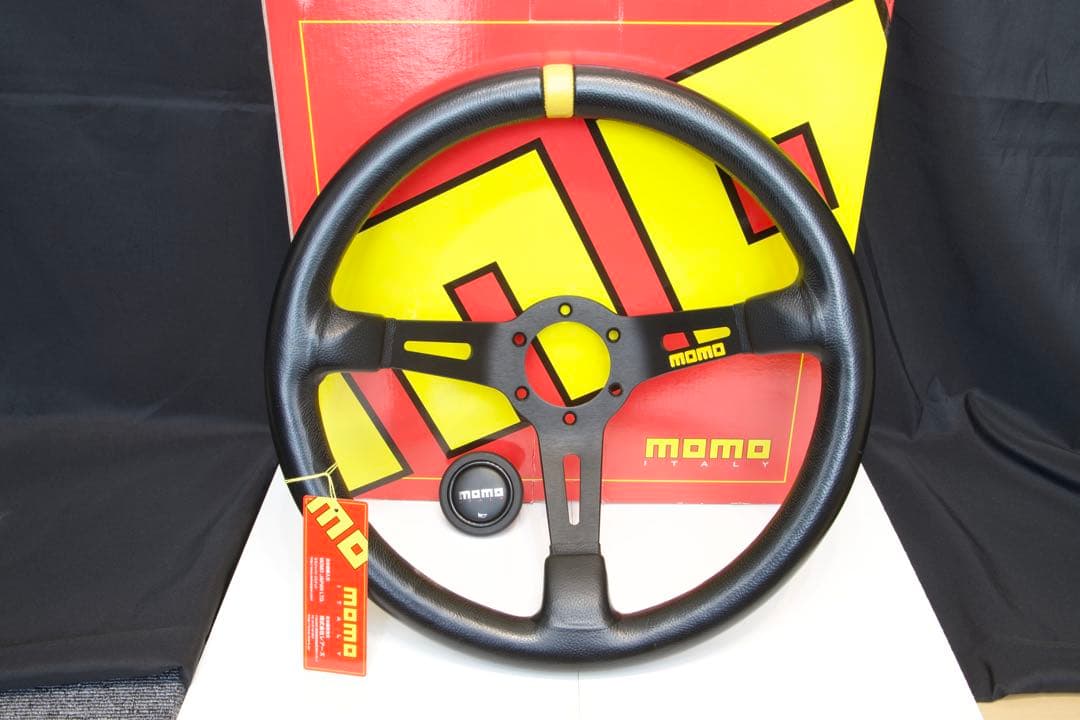 モモ(Momo) ステアリング MOD.08 35パイ BK M-58