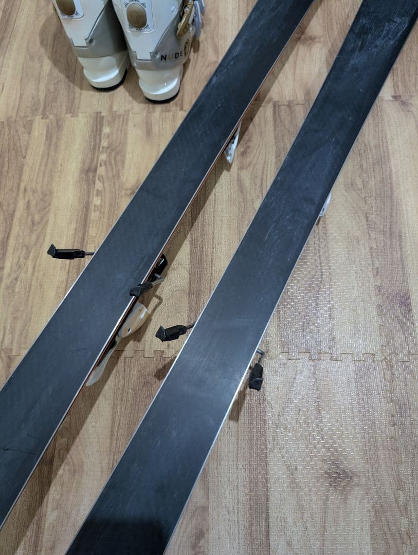 AATOMIC　ffinity Air　148cm レディース用