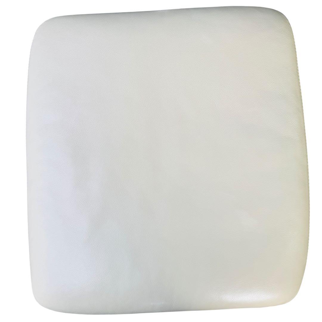 美品 IDC大塚家具 オースチン レザー 総革 オットマン アイボリー