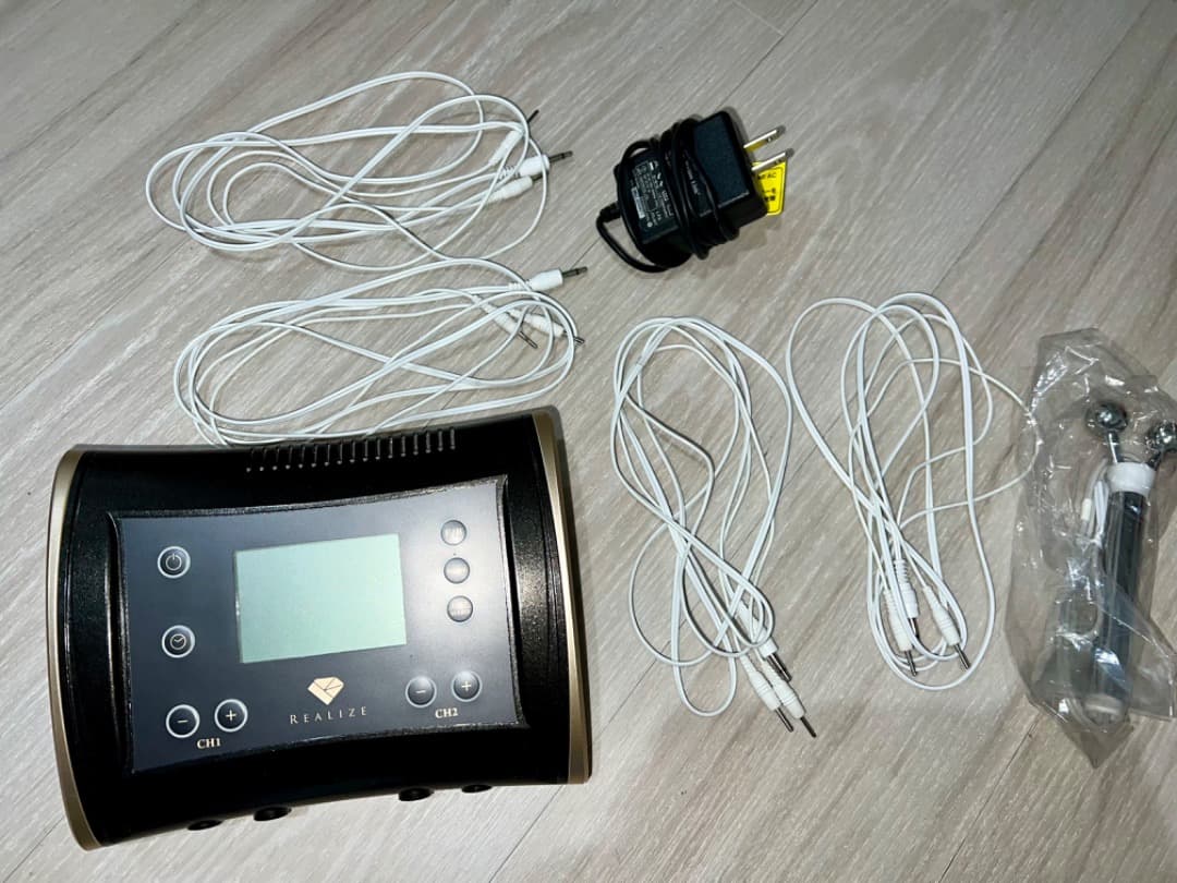 美品 スリムビューティハウス リアライズ EMS 顔用Vスティック未使用