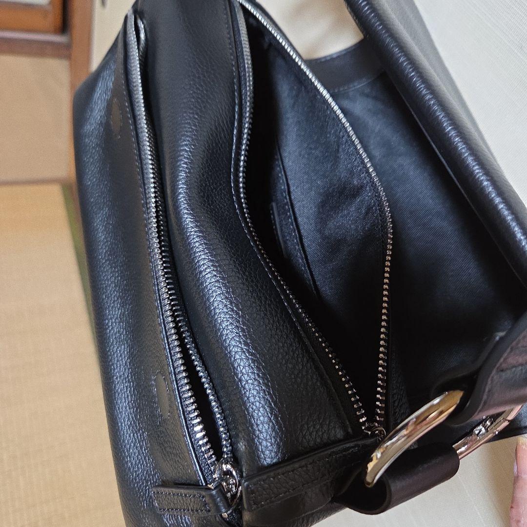 BEARDSLEY レザー ボディバッグ