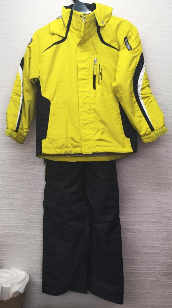 美品　デサント　上下セットアップ　スキー　スノーボード　ウェア　150 ㎝　男女