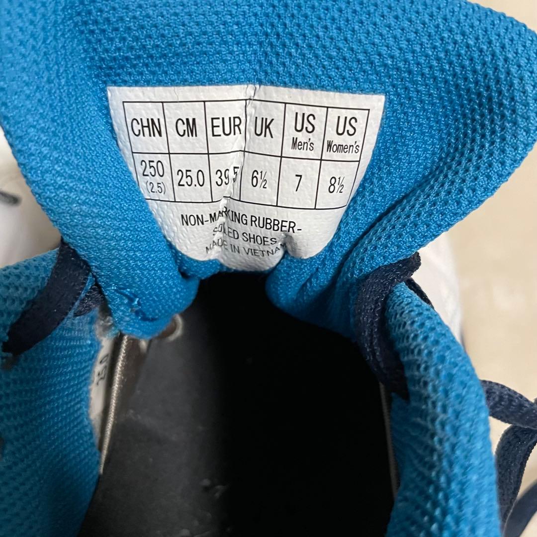 ヨネックスバドミントンシューズ　パワークッション65Z3ホワイトオーシャンブルー