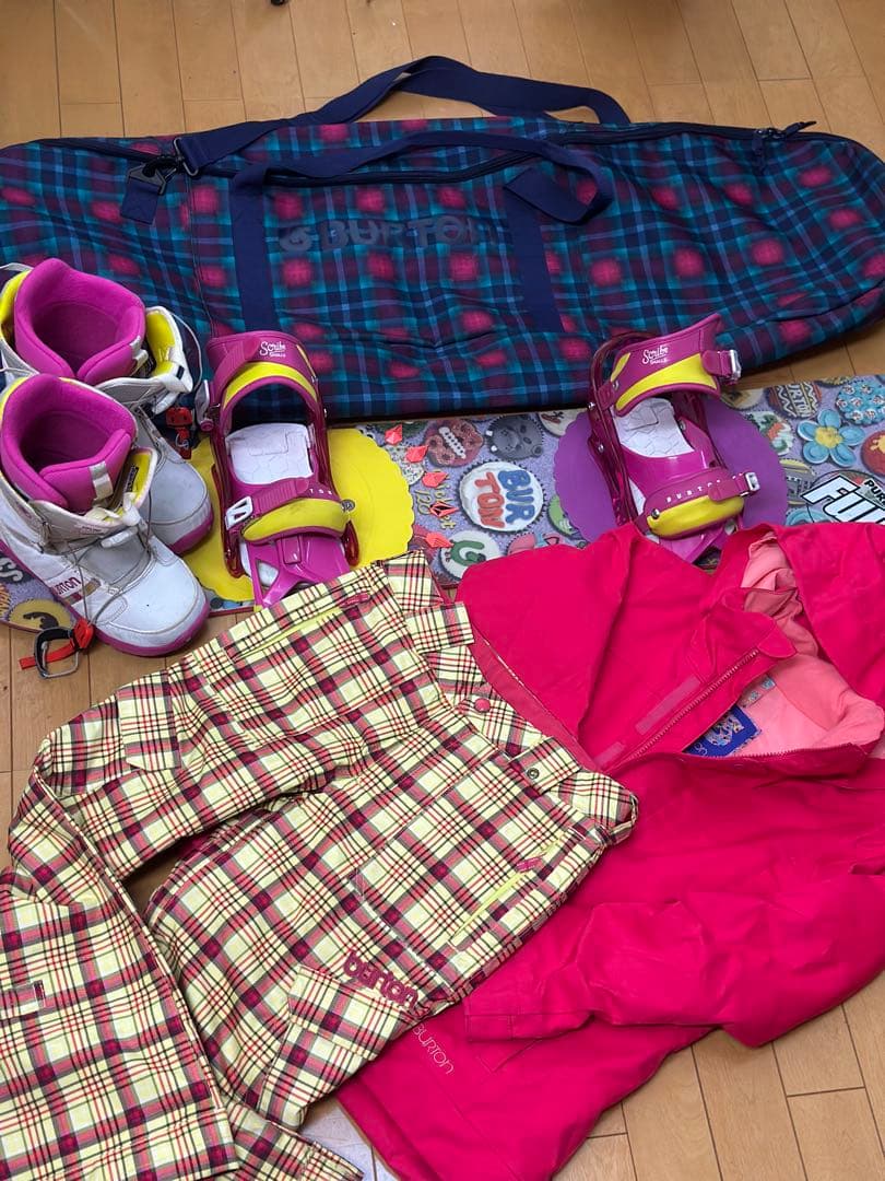 BURTON キッズスノーボードセット　キッズウェアMサイズ ピンク チェック柄