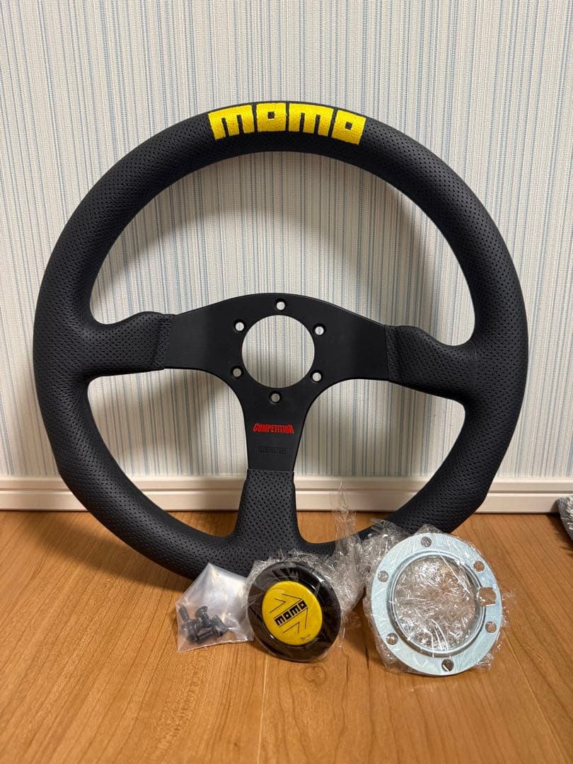 momo ステアリングホイール 本体値下げ