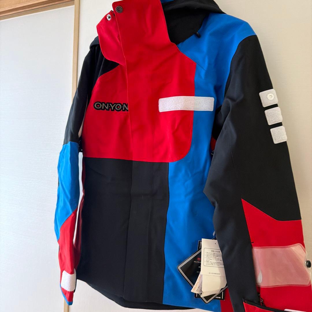 オンヨネゾーンアフタージャケット新品未使用品サイズＭ