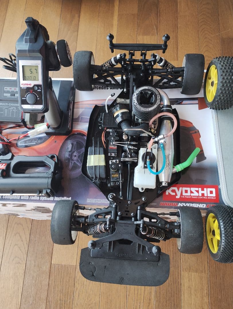 Inferno GT2 ＆ Inferno　各１機のシャーシとプロポのセット