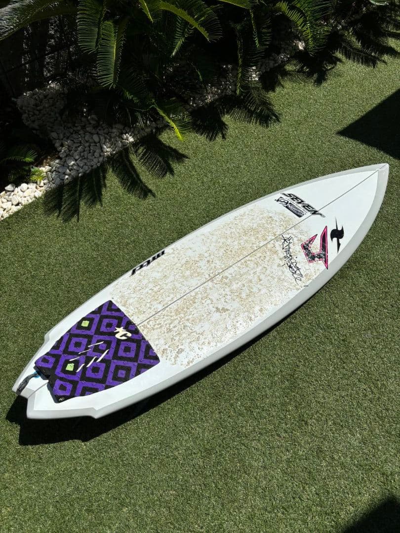 値下げ！ジャスティスサーフボード　フレックスフライ　エッジ5.11　ニットケース