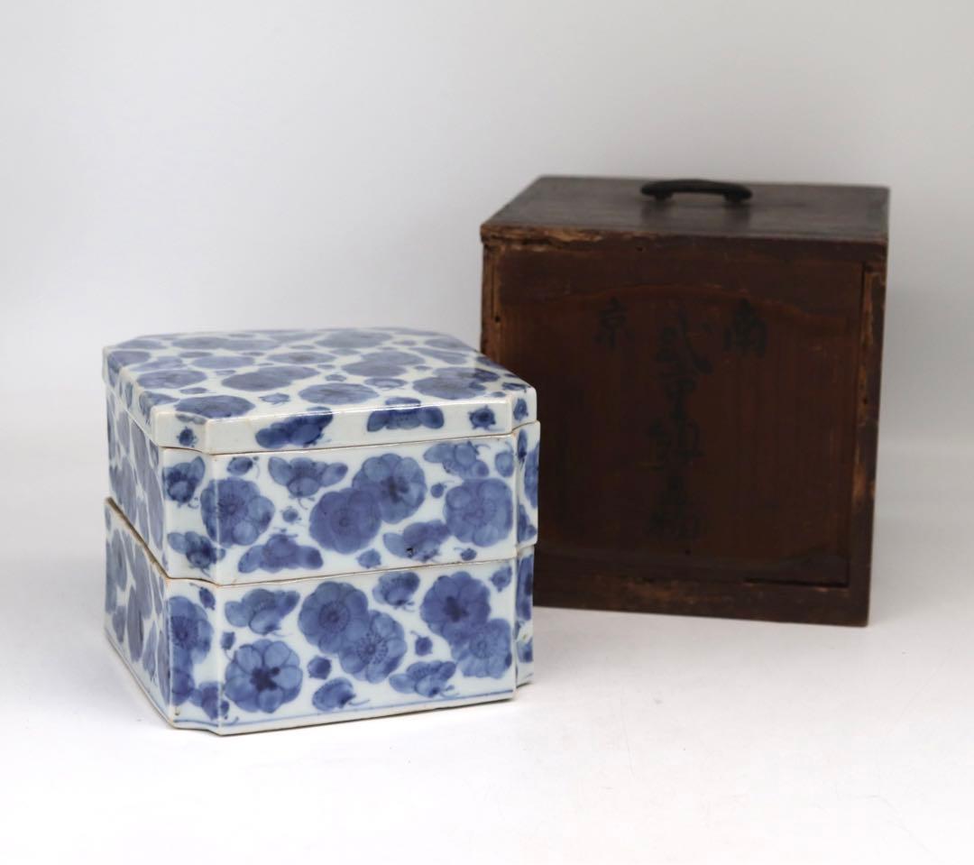 コレクション放出　中国清時代　青華　梅蜂紋重箱　共箱　送料込み0807