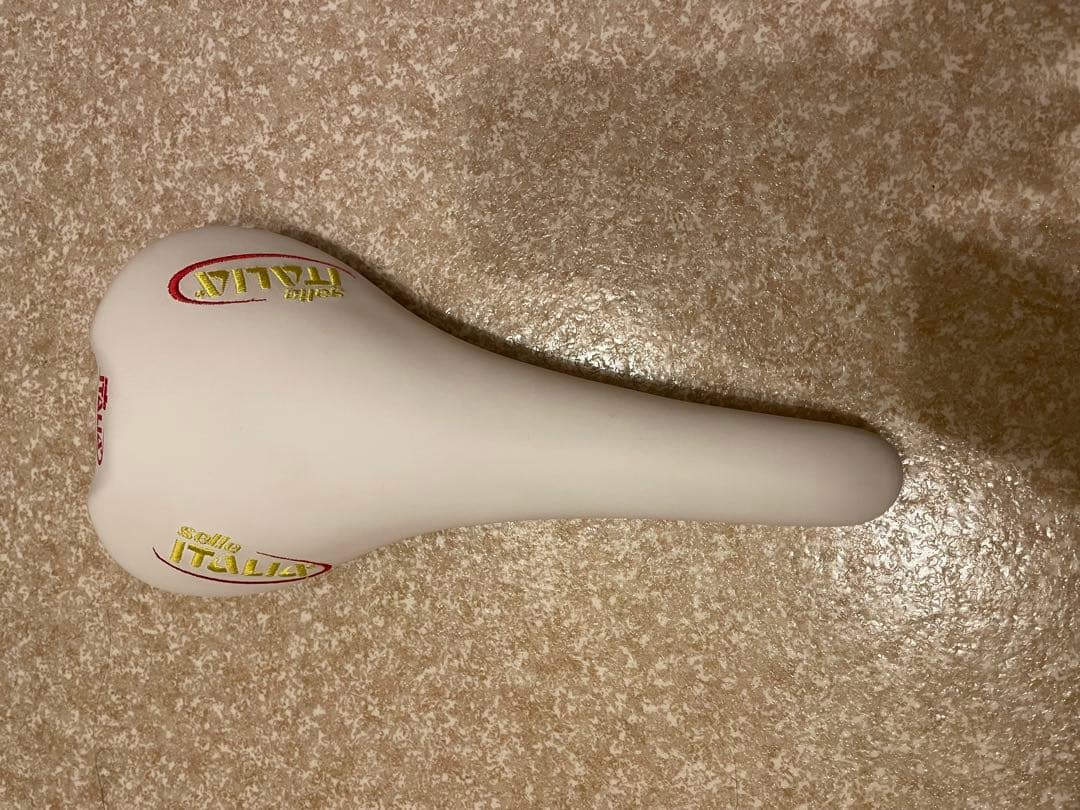 selle ITALIA FLITEホワイト