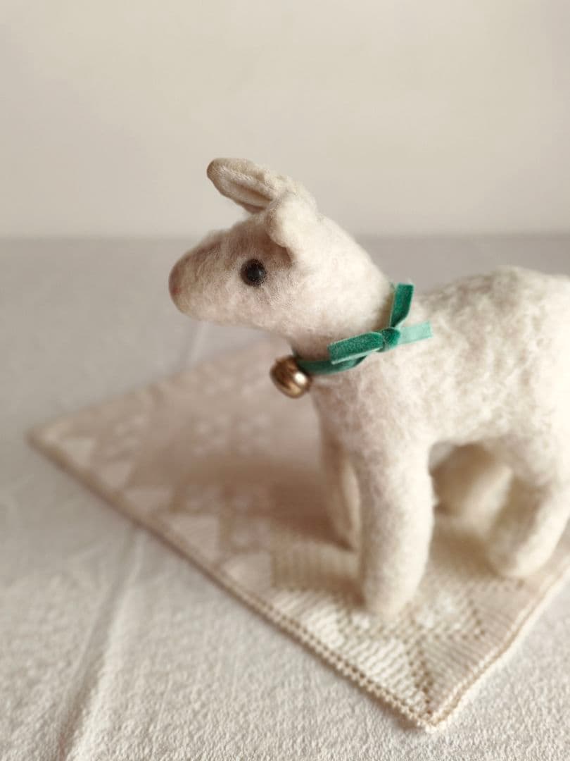 * vintage animal ୨୧ * 抱きしめたい フワフワ羊の赤ちゃん