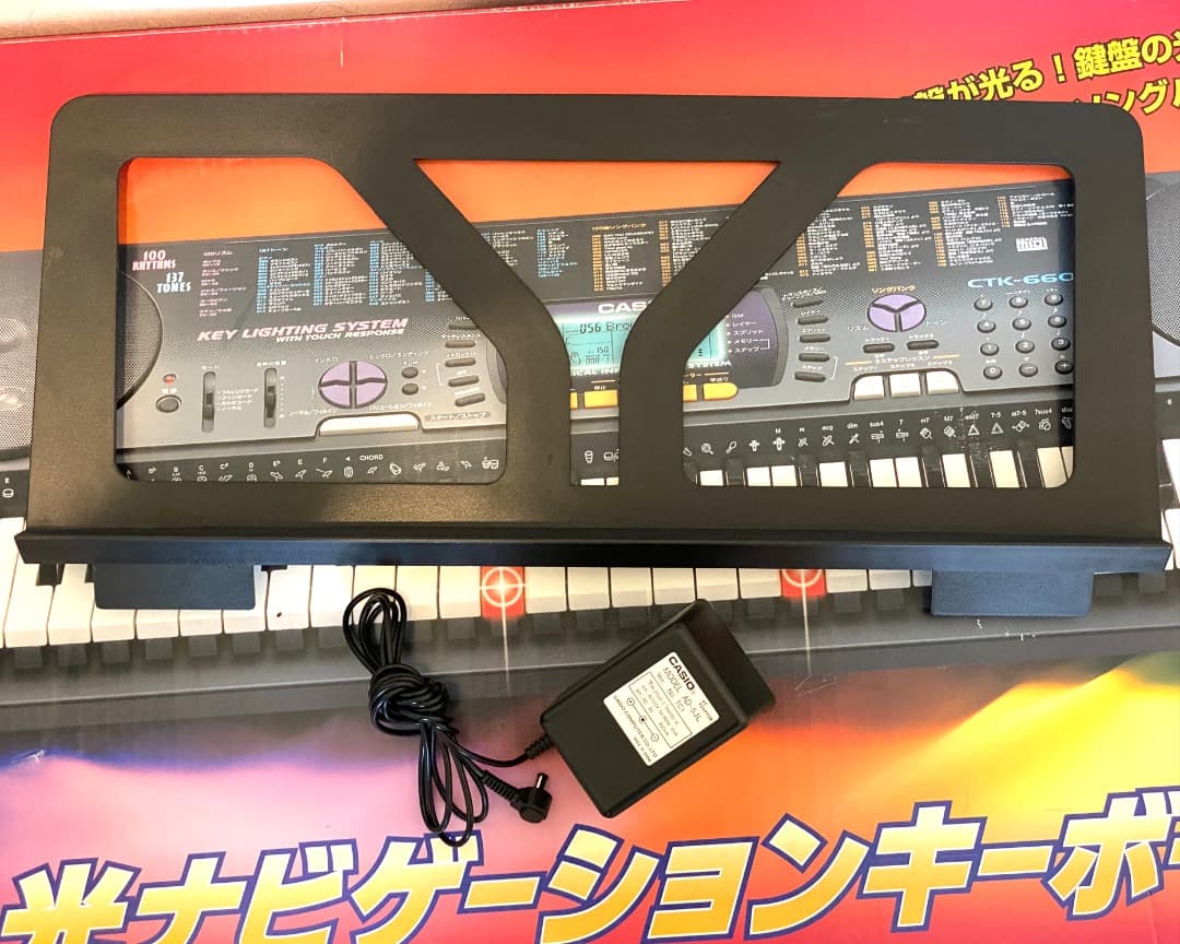 た*う様 美品！動作確認済み CASIO 電子キーボード CTK-660L 譜面