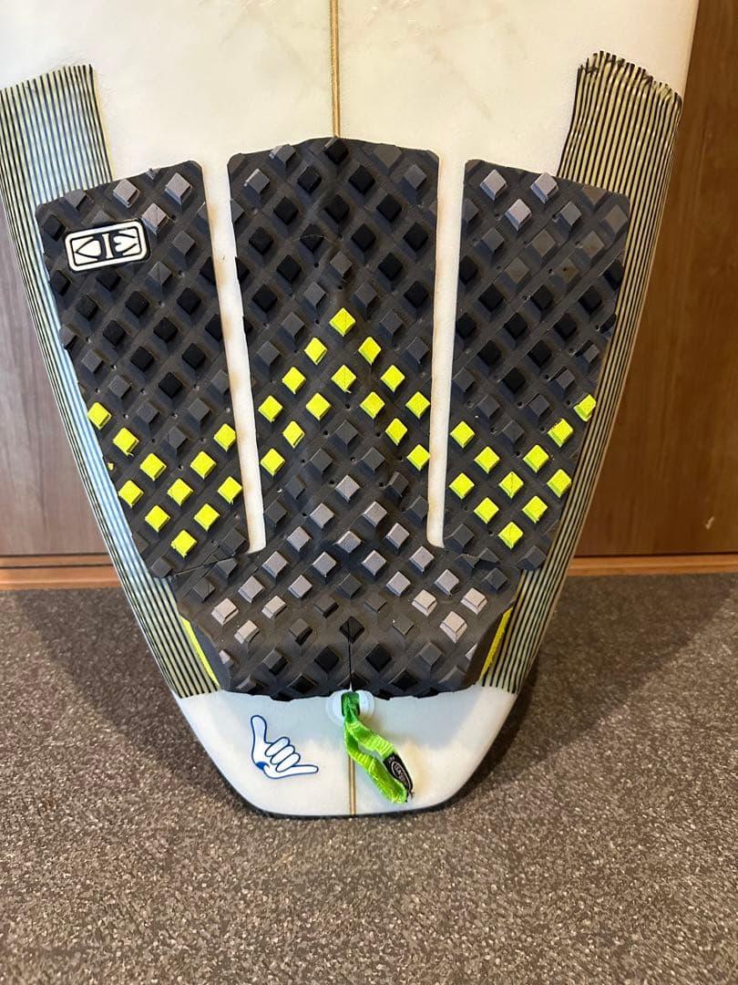 【値下げしました】セレンディピティ　サーフボード6.1