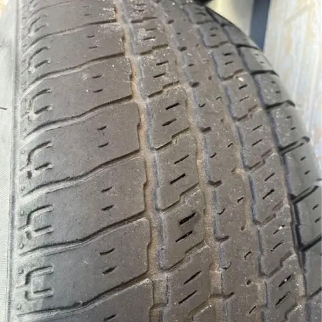 ハイエース　ホワイトリボン　15インチ