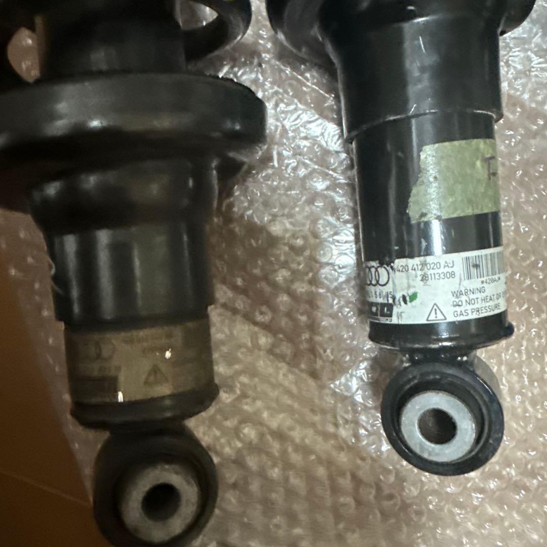 タ*ツ様 アウディR8 純正サスペンション　一台分