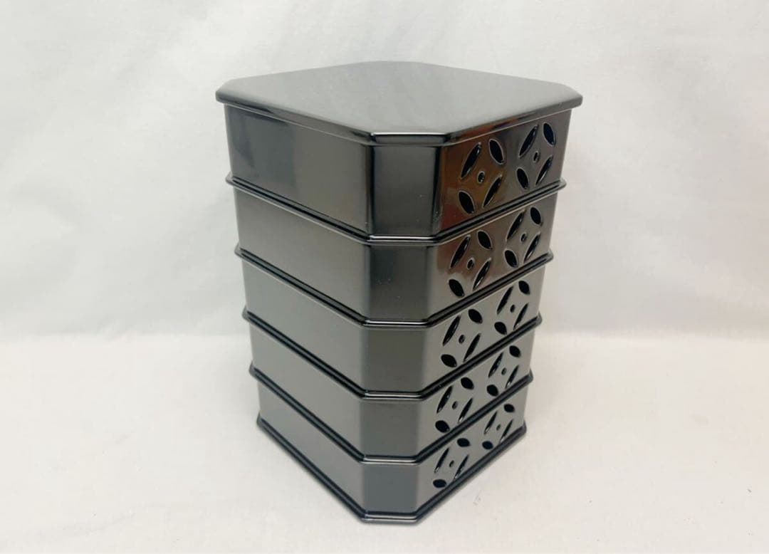 美品 懐石道具 塗師 助田宗明作 木製黒真塗 七宝透 5段縁高重 利休好写 共箱