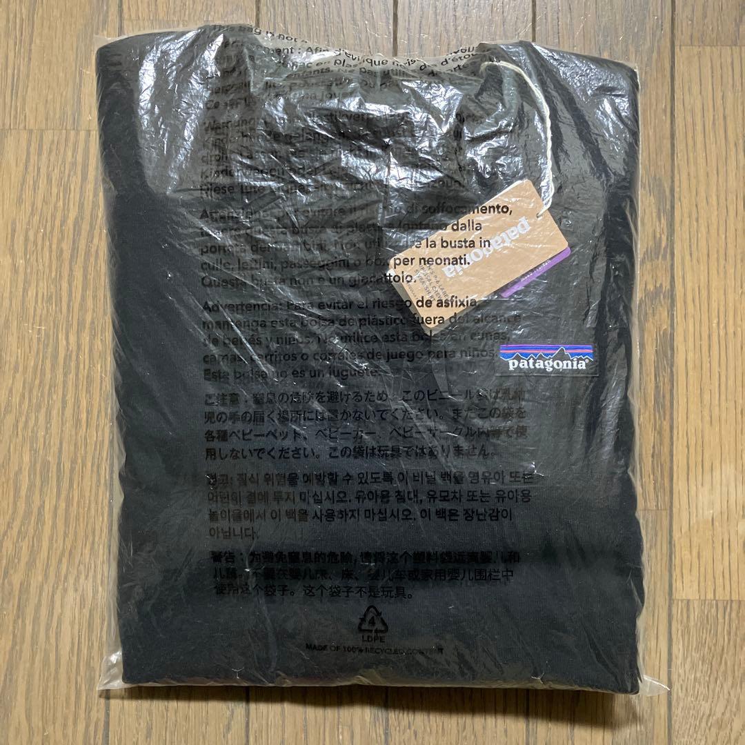 新品 パタゴニア P-6 Label ブラック S スウエット トレーナー裏起毛