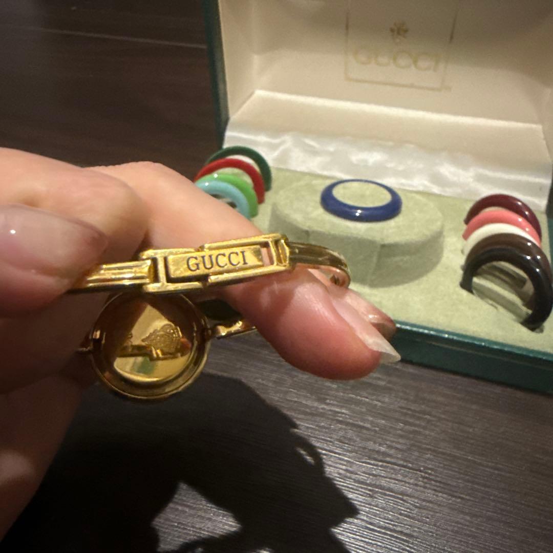 GUCCI ラウンドフェイス時計 交換用ベゼル付き