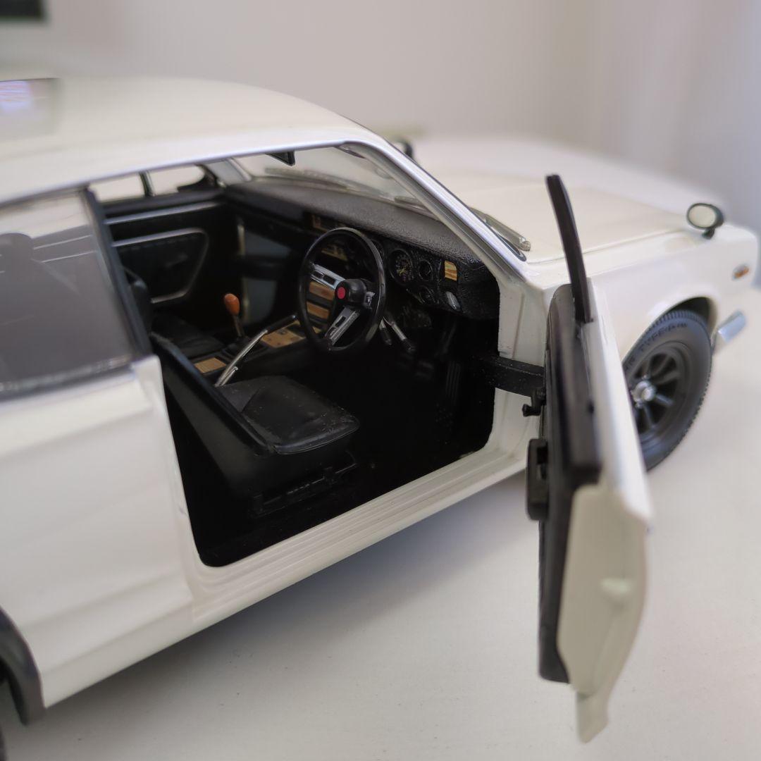 スカイライン2000ＧTR　1/18スケール　ホワイト