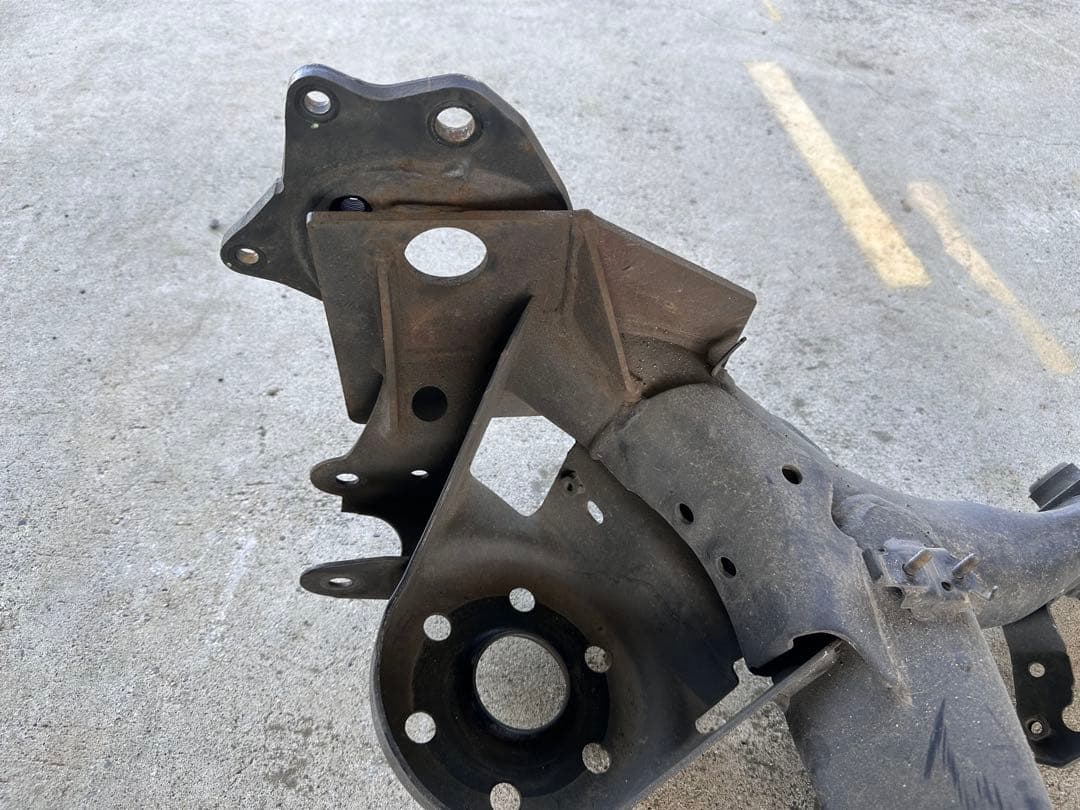 プリウスα ZVW41 加工リアアクスル