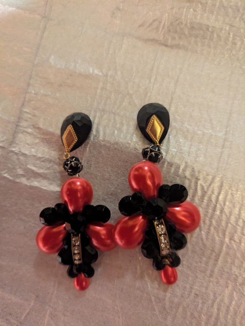 社交ダンスドレス 黒と赤 花の装飾スタンダードドレス