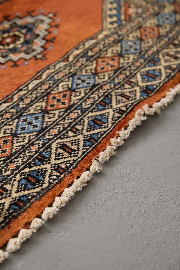 ヴィンテージラグ　トライバルラグ　パキスタン産（121×77cm）橙　茶　サンド