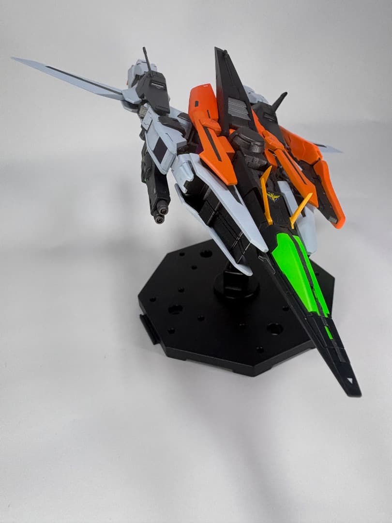 【全塗装完成品】HG 1/144 メタルロボット魂風 ガンダムキュリオス背景付き