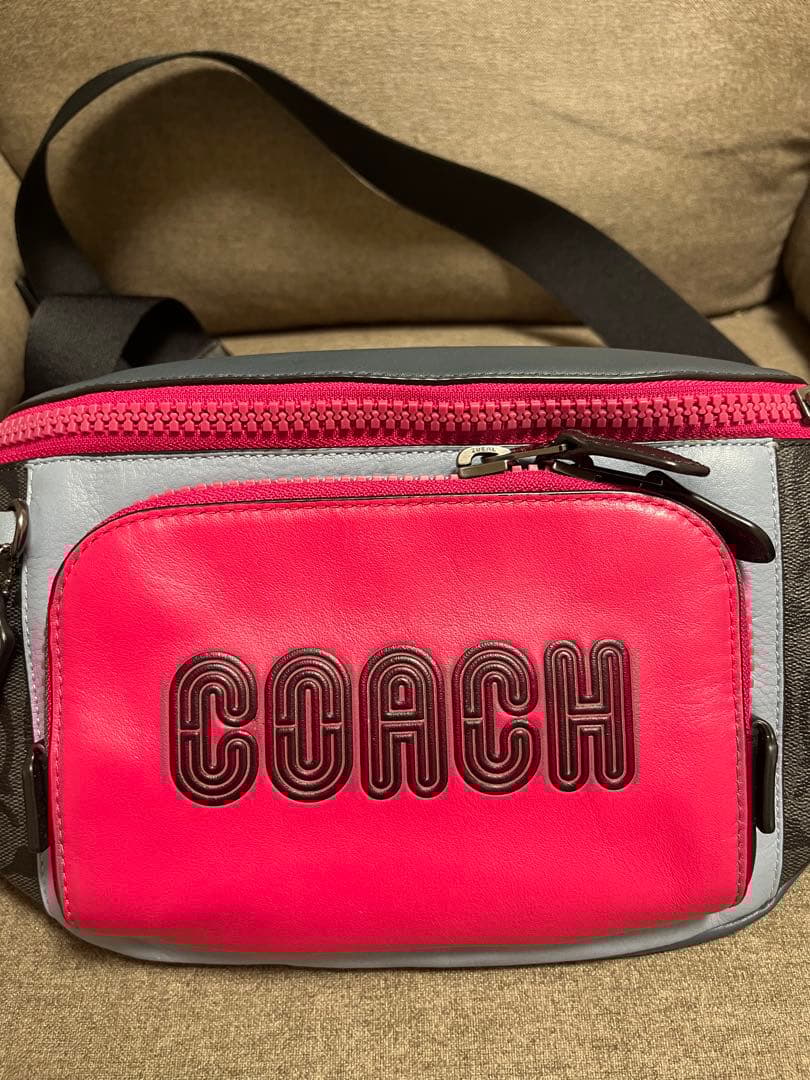 COACH ボディバッグ ピンク/グレー　ウエストポーチ