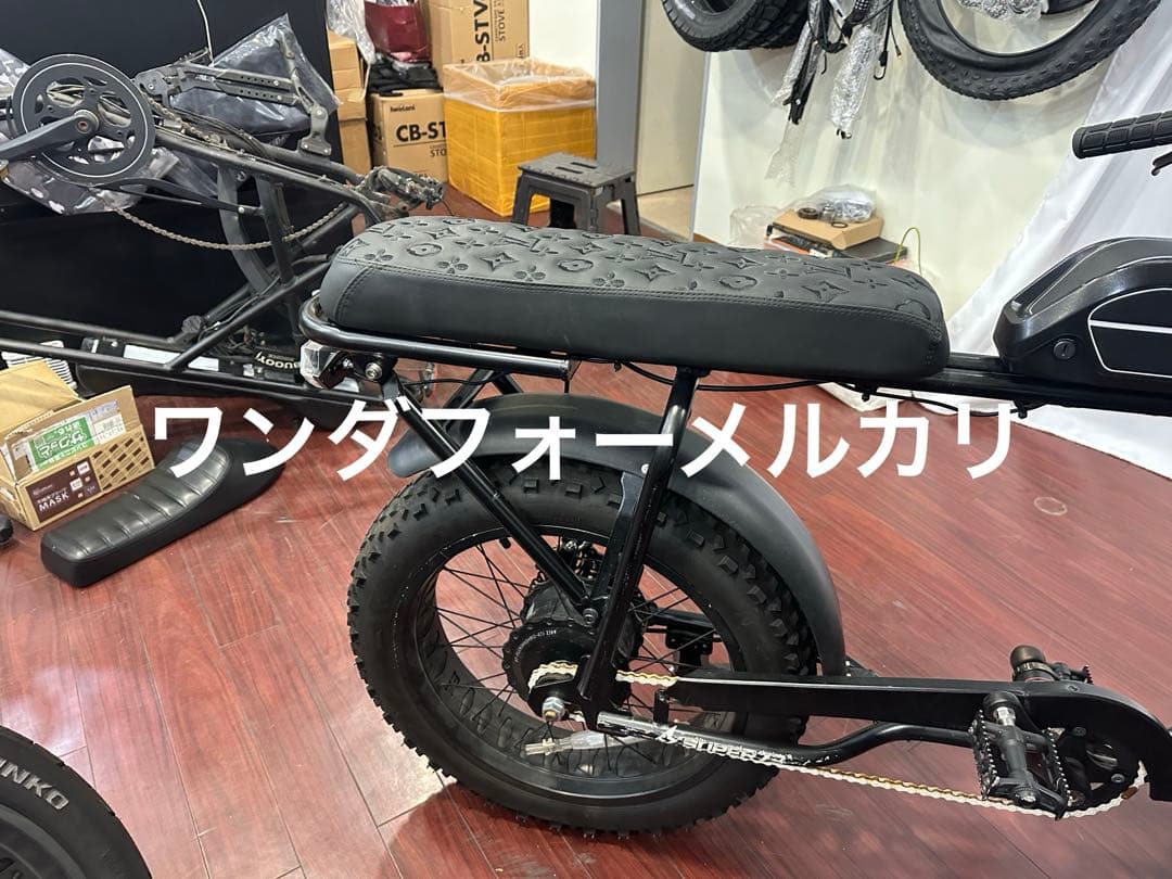 Super73カスタムシート(サイズ載せあり)、穴取り付け工事別途になります。