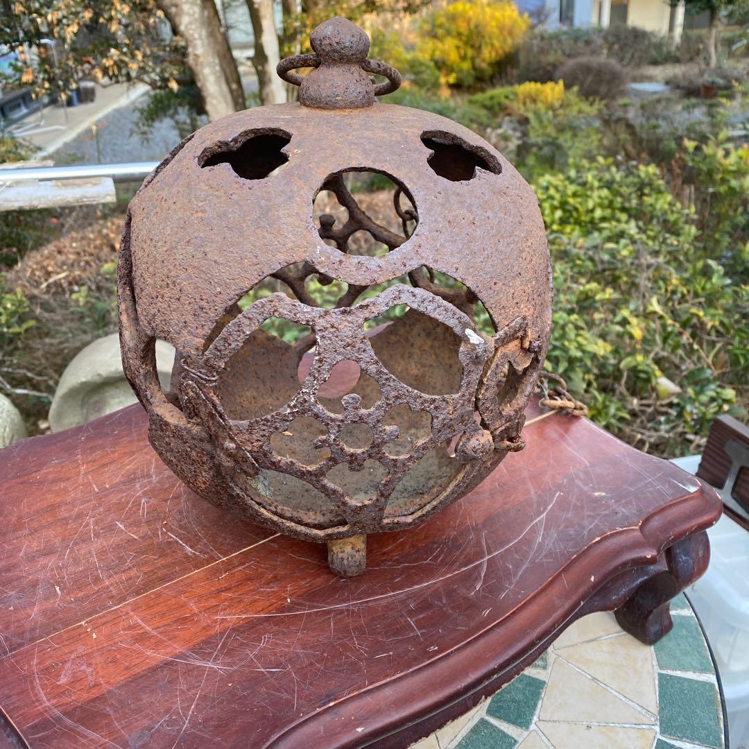 透丸形吊灯篭 アンティーク ライ トランプ 丸形　鋳鉄製透かし彫りランプ