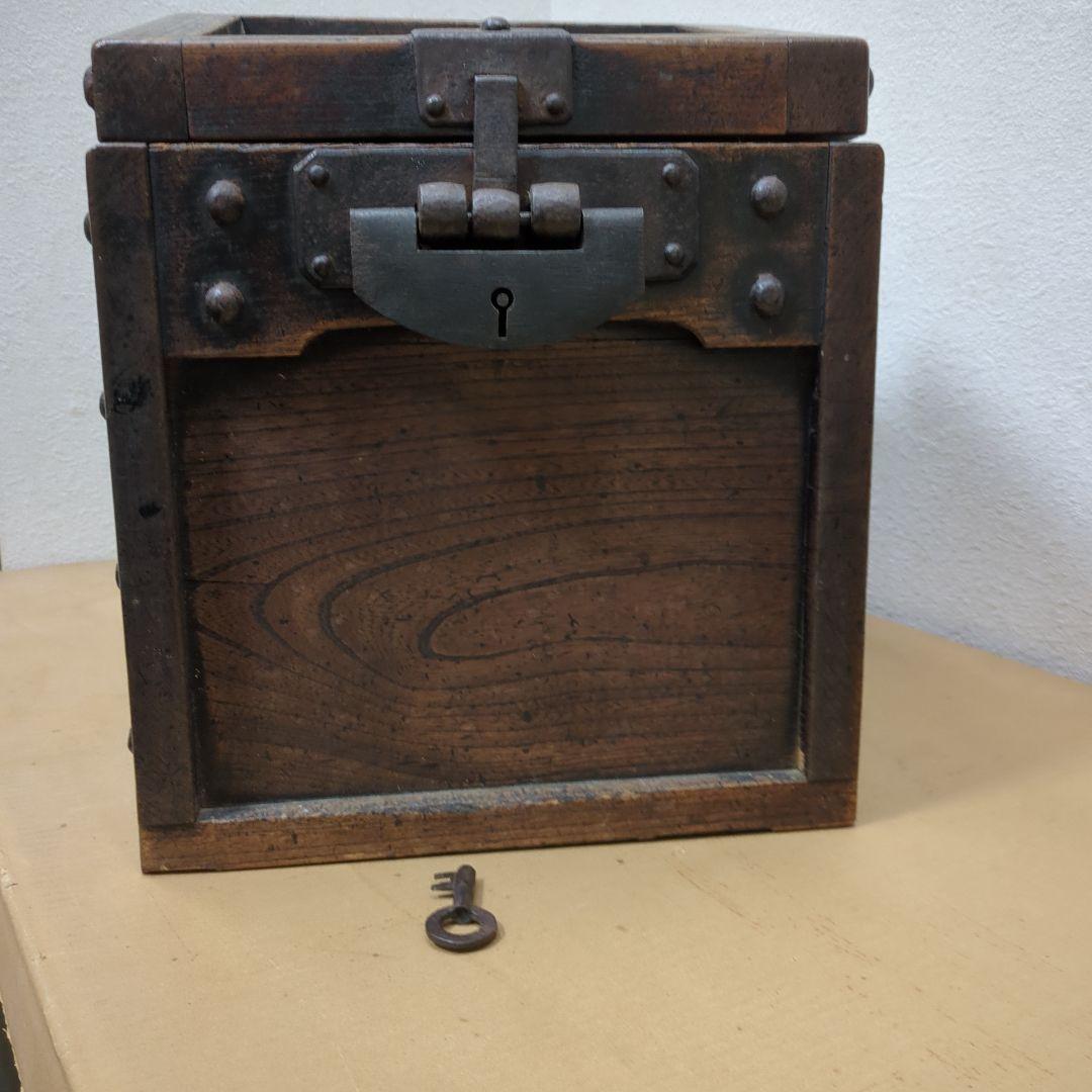骨董　銭箱　鍵付き　木製　古民具　貯金箱　ぜにばこ　入れ物