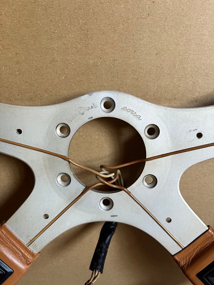 イタルボランテ　ウッドステアリング　36・5cm 中古品