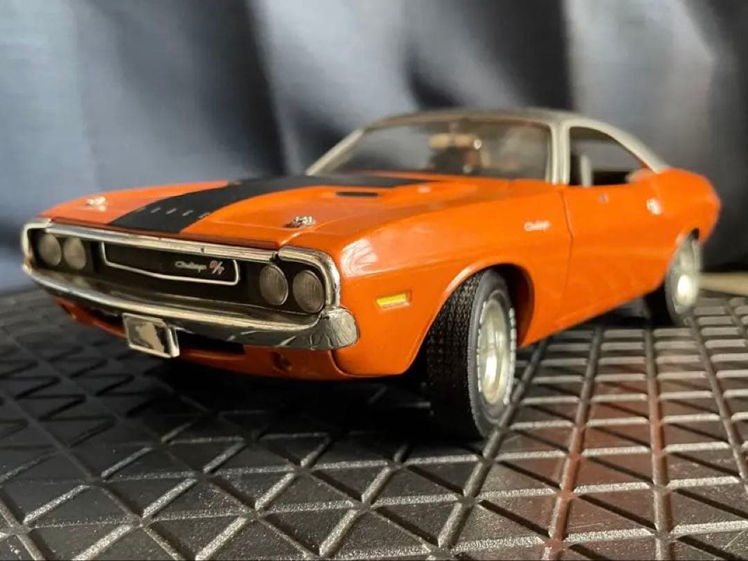ジャンク 1/18Dodge Challenger