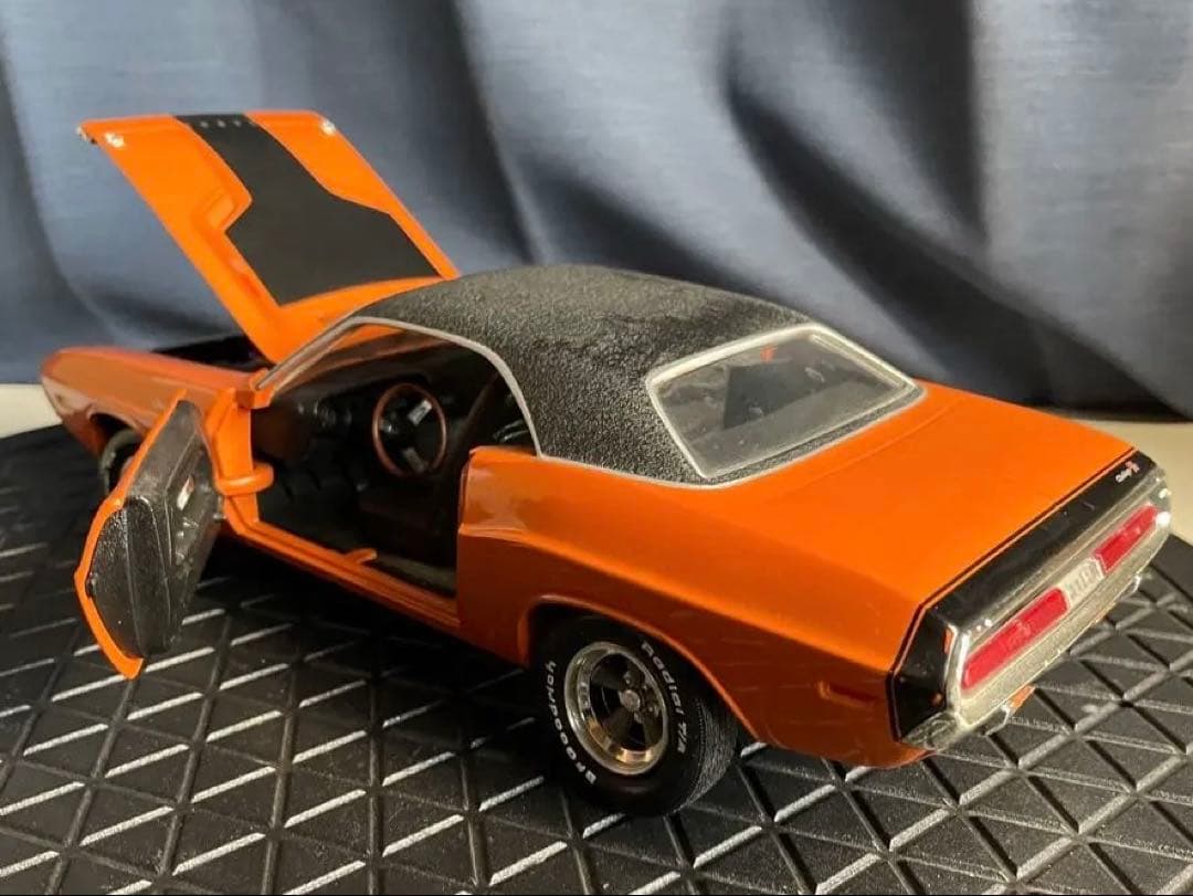 ジャンク 1/18Dodge Challenger