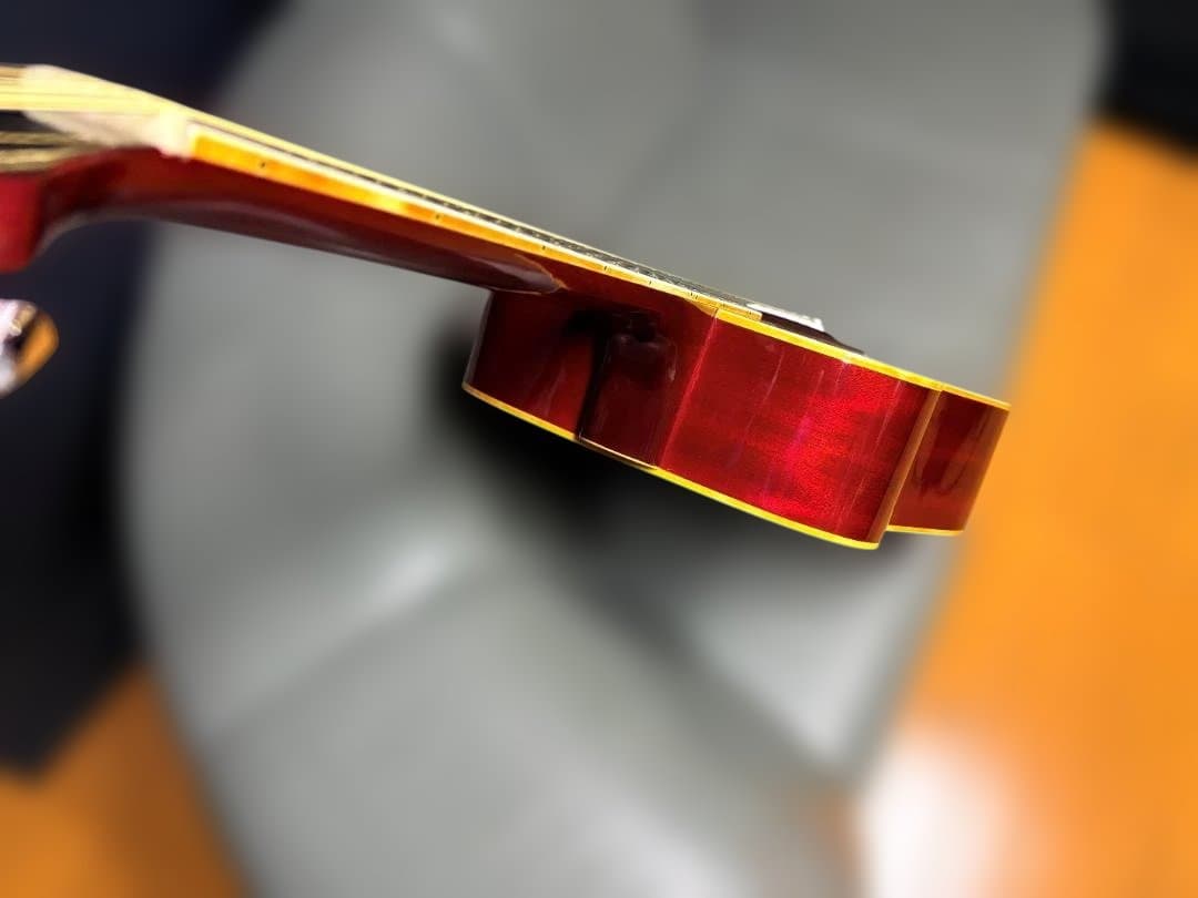 ★全音楽器ブランド・モラレス・ハミングバードモデルがこれだ！ 超激鳴・超美品★