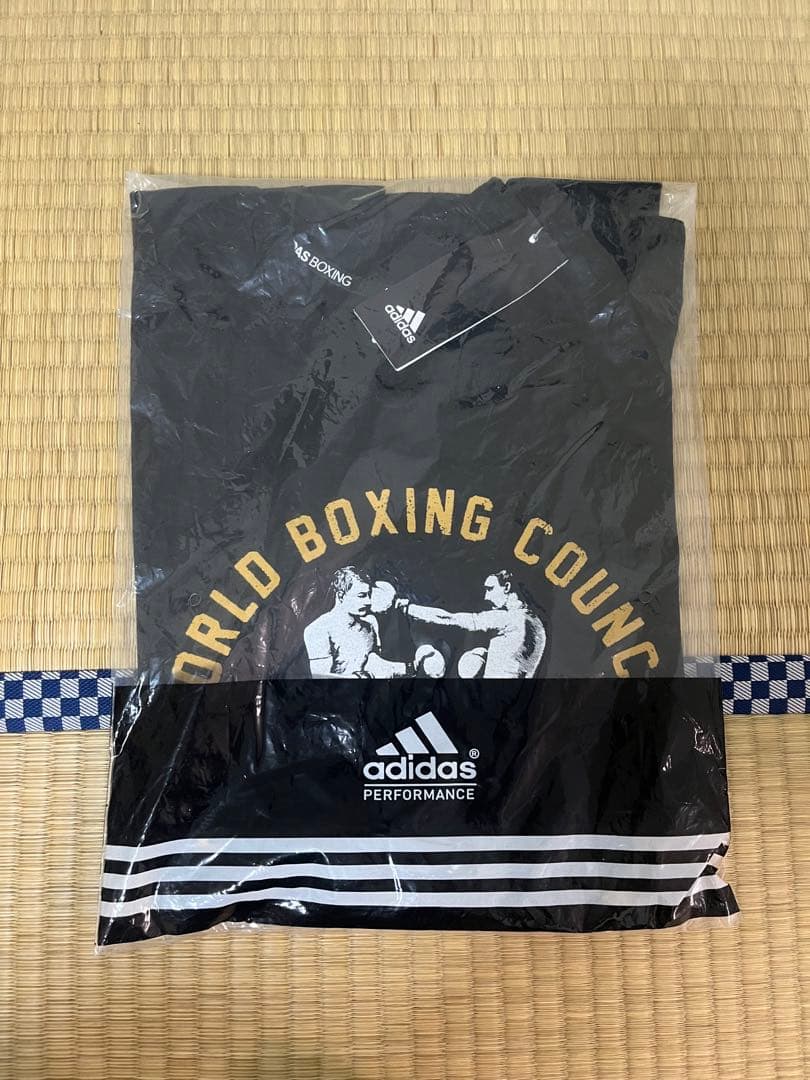 新品ボクシング　トレーニングTシャツ　adidas BOXING ブラック