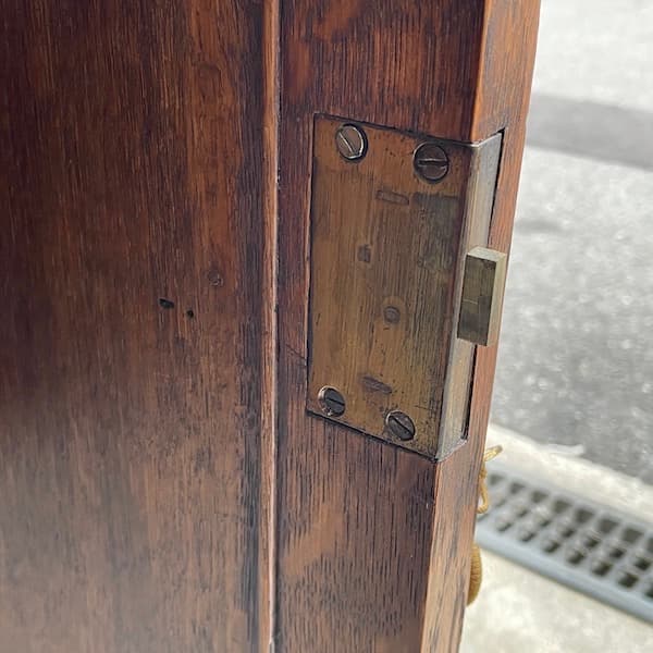 1880年頃　イギリスアンティーク　ミラーバックキャビネット　カップボード