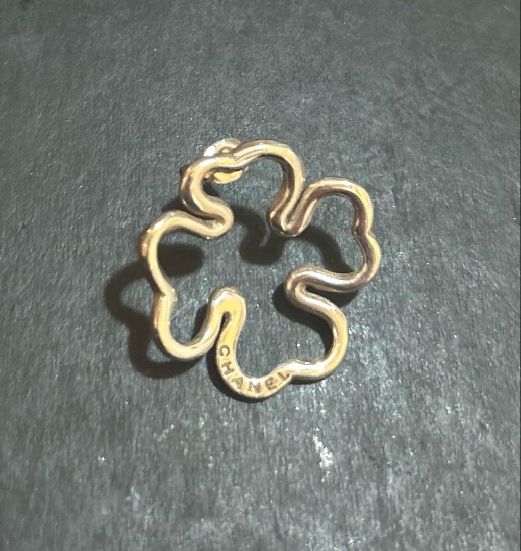 【お値下げ‼️】CHANEL クローバーデザイン シルバーピアス 片耳用