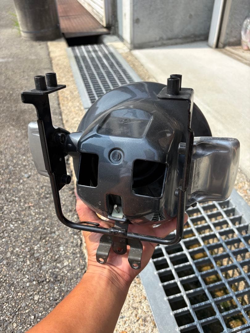 カワサキ　ゼファー1100 純正ヘッドライト　ステー付き