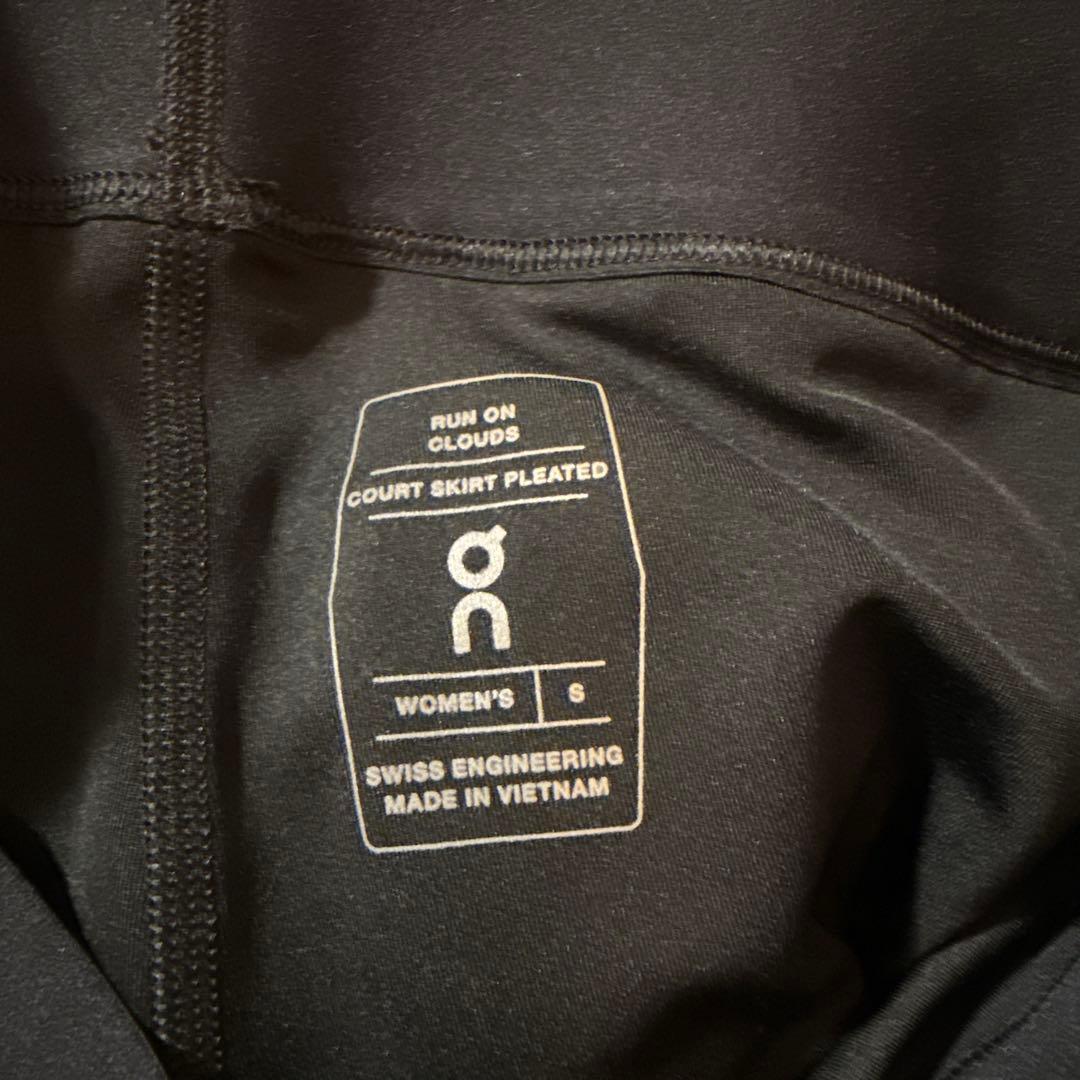 【美品】On スポーツスカート テニス、ゴルフ、ランニング