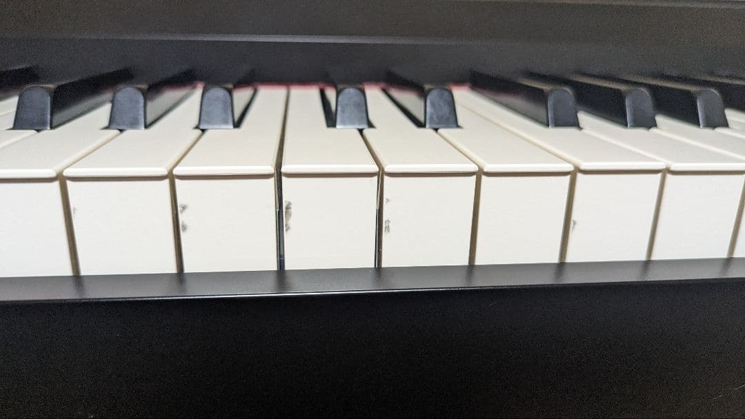 KORG　電子ピアノ　SP-170S　88鍵　ダンパースイッチ、譜面立て付属