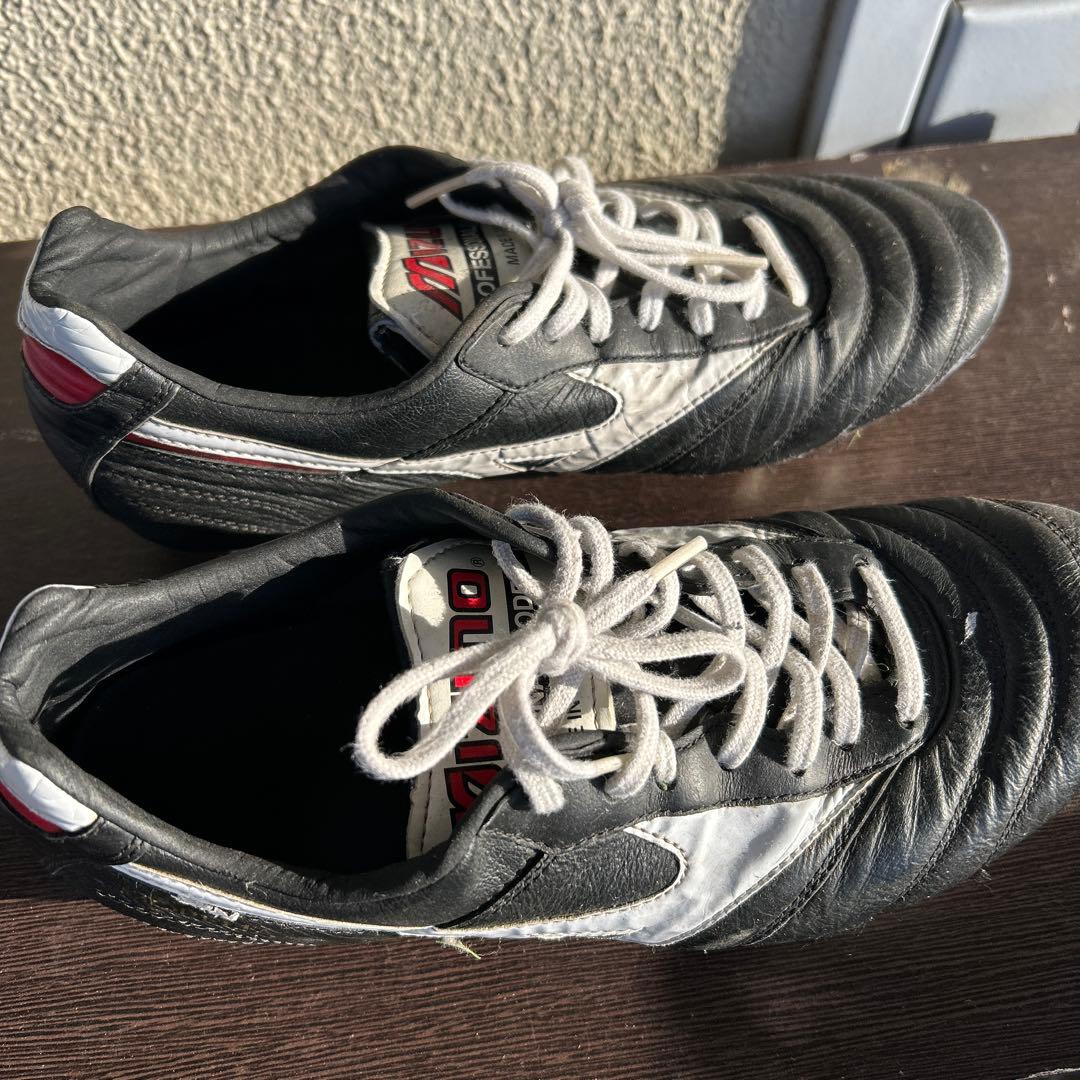 mizuno プロフェッショナル サッカーシューズ 黒/白/赤