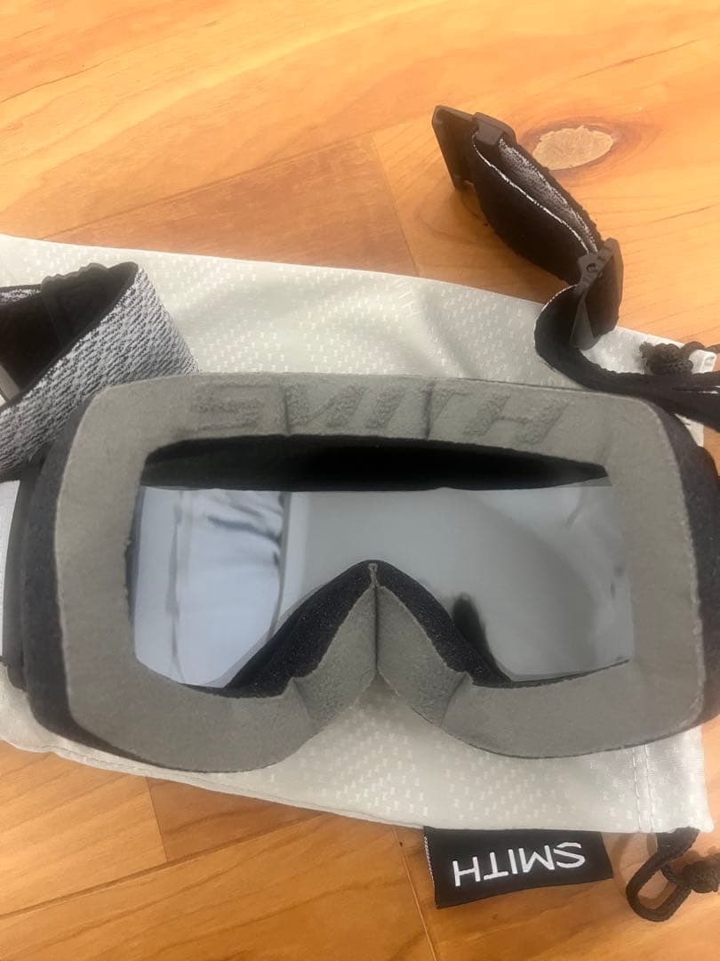 トマト品　スノーボードゴーグル　スカッド　SMITH