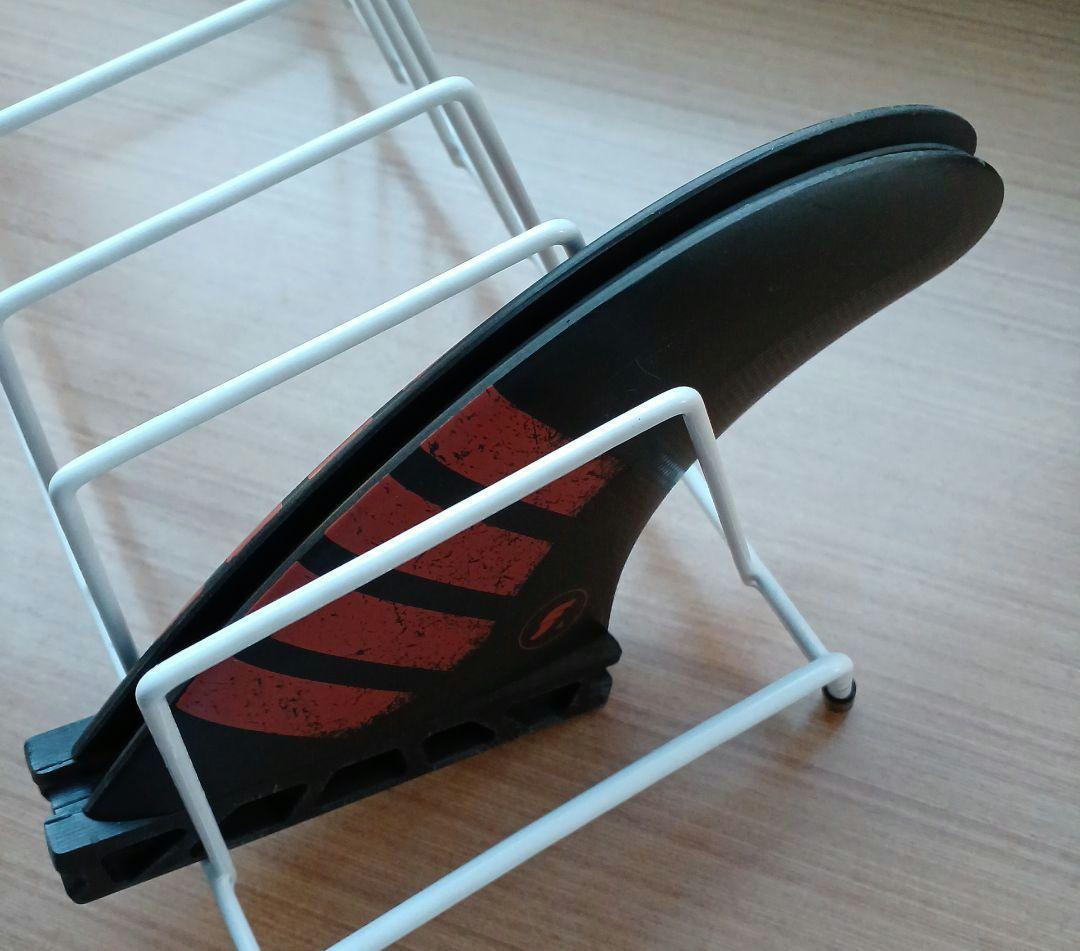 フューチャーフィン ALPHA 5.5 F4 CARBON　RED　トライフィン