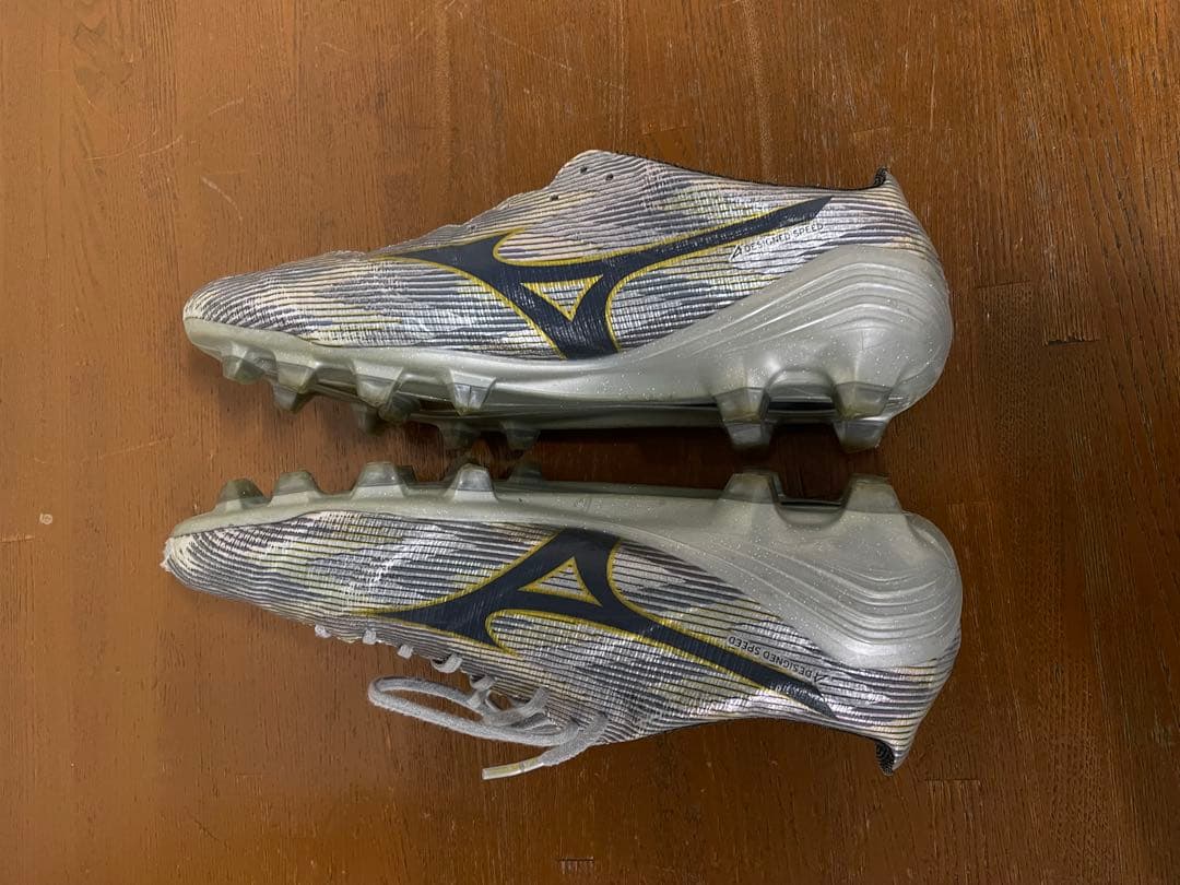 Mizuno Morelia Neo III サッカーシューズ