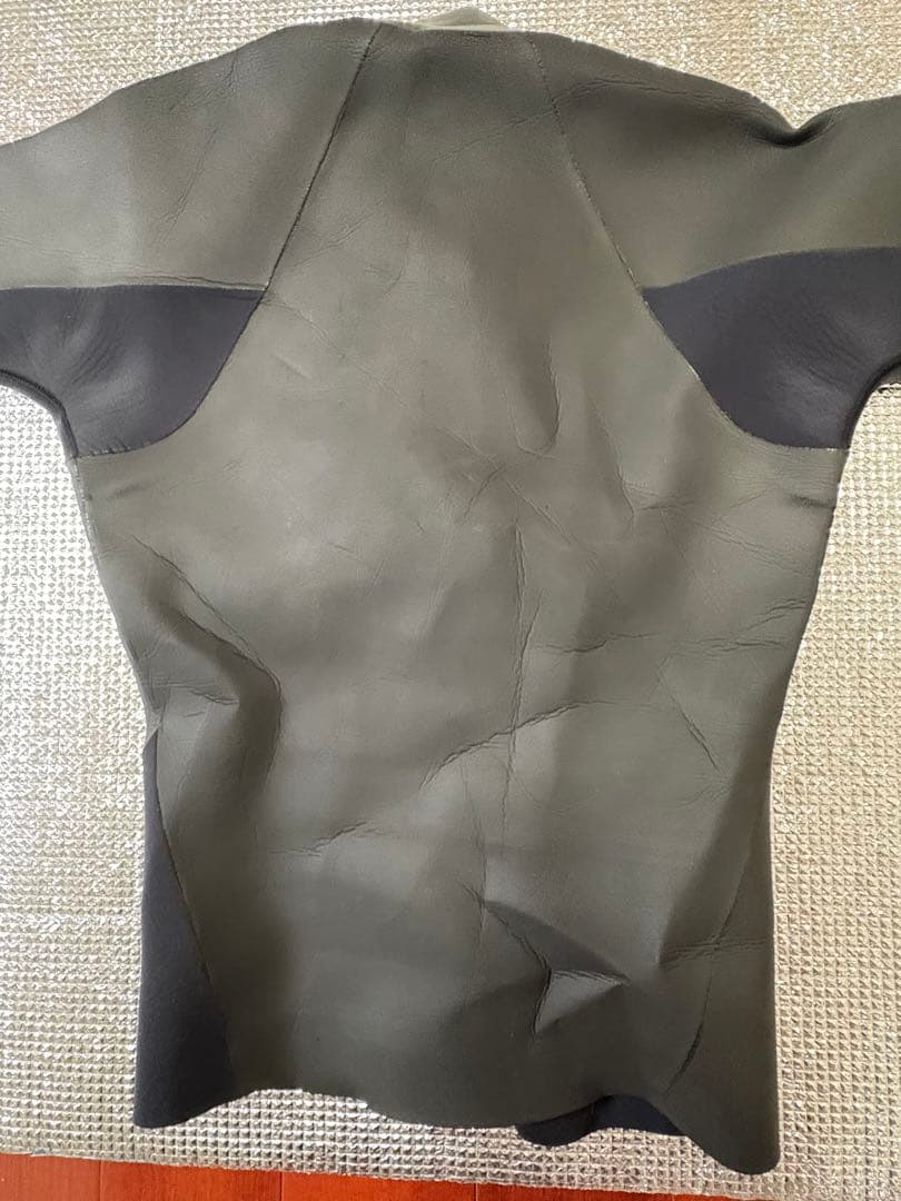 ダークグレー ジッパー付きタッパー