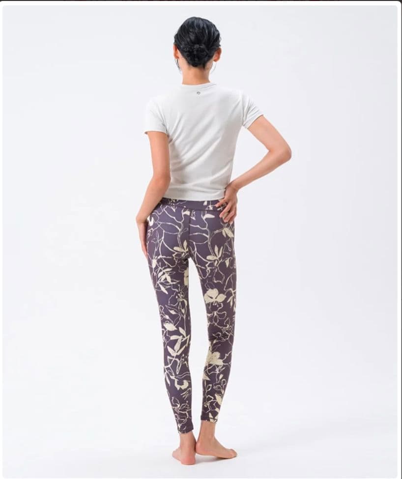 最新作SUKALA　カップ付きTee＆レギンスセットアップ　モカベージュLL新品