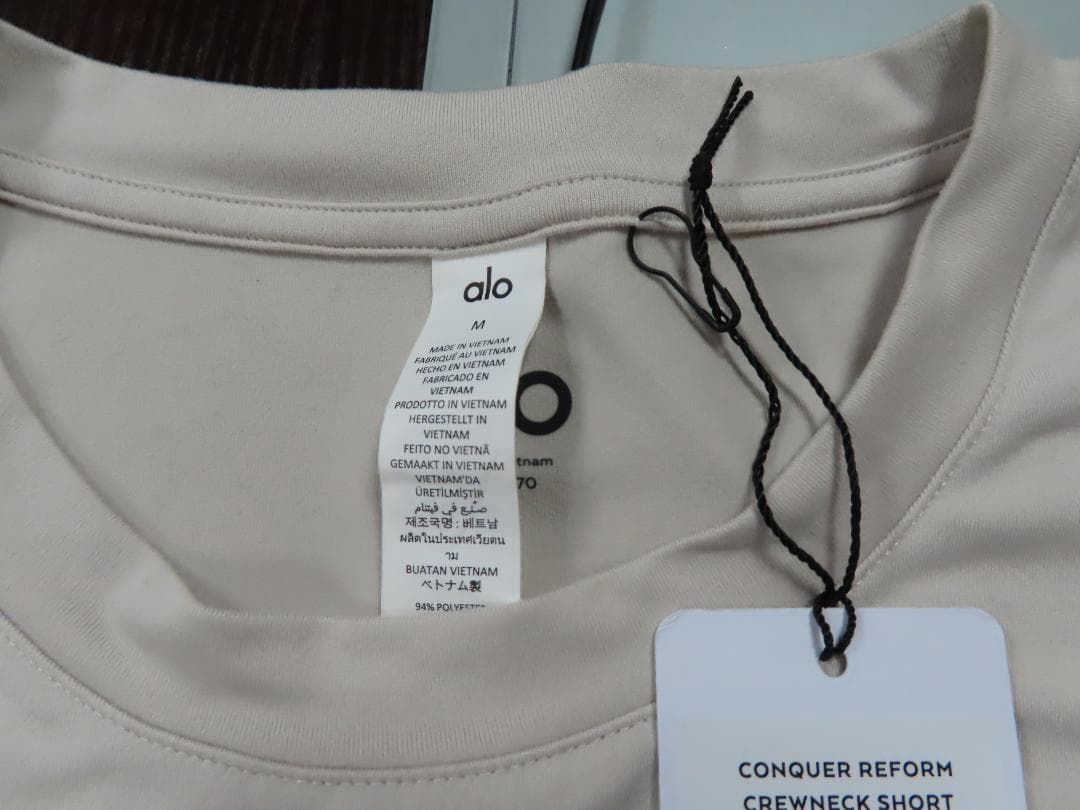 Alo yoga正規品アローヨガ クルーネック ショートスリーブ Bone美品